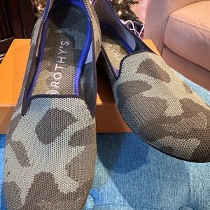 Rothys Green Camo sz 8.5 Like New